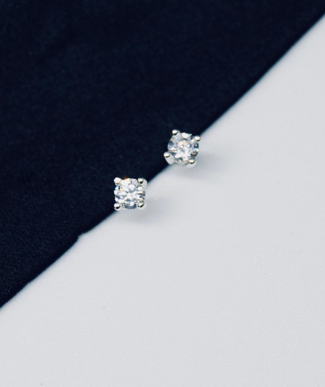 Silver 4 Claw 3mm Round Cubic Zirconia Stud