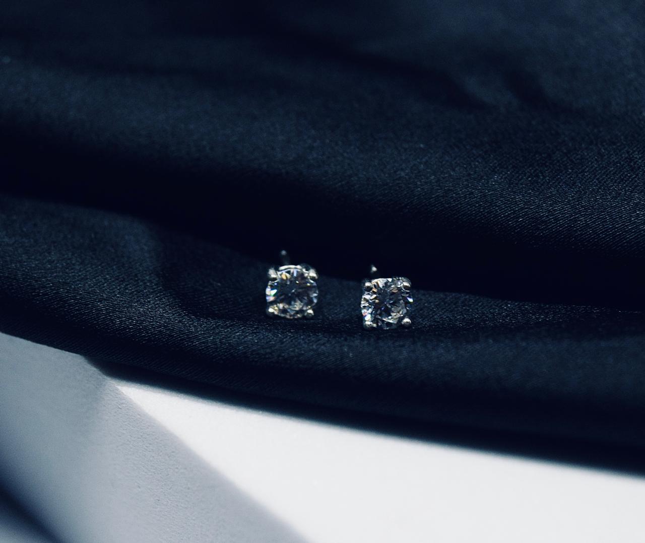 Silver 4 Claw 4mm Round Cubic Zirconia Stud
